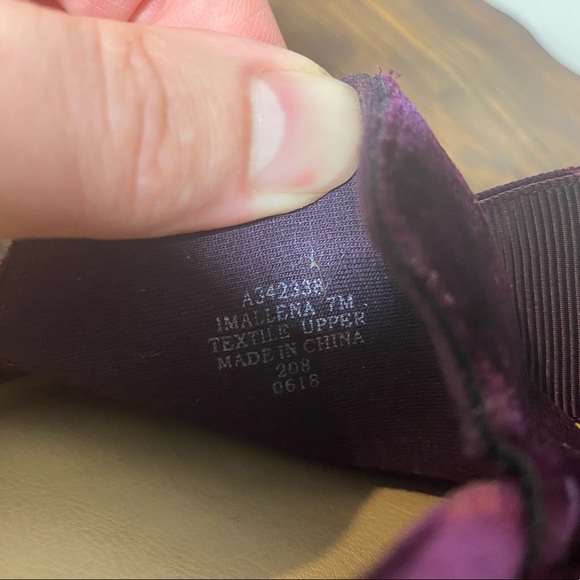 Isaac Mizrahi Crushed Velvet Bow Loafers - Picture 7 of 8